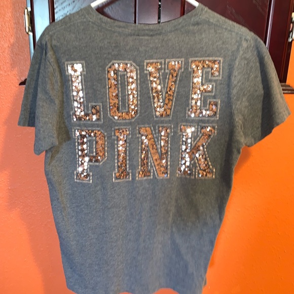 Size-xs but fits bigger like a medium. - Picture 2 of 2